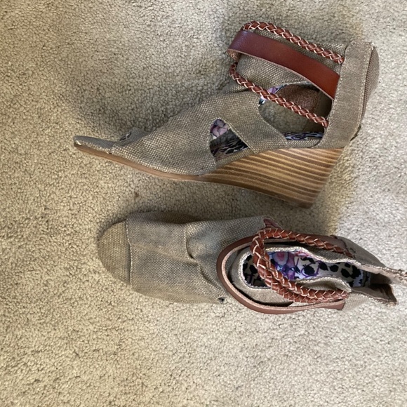 Boho Wedge Sandals - Picture 3 of 5